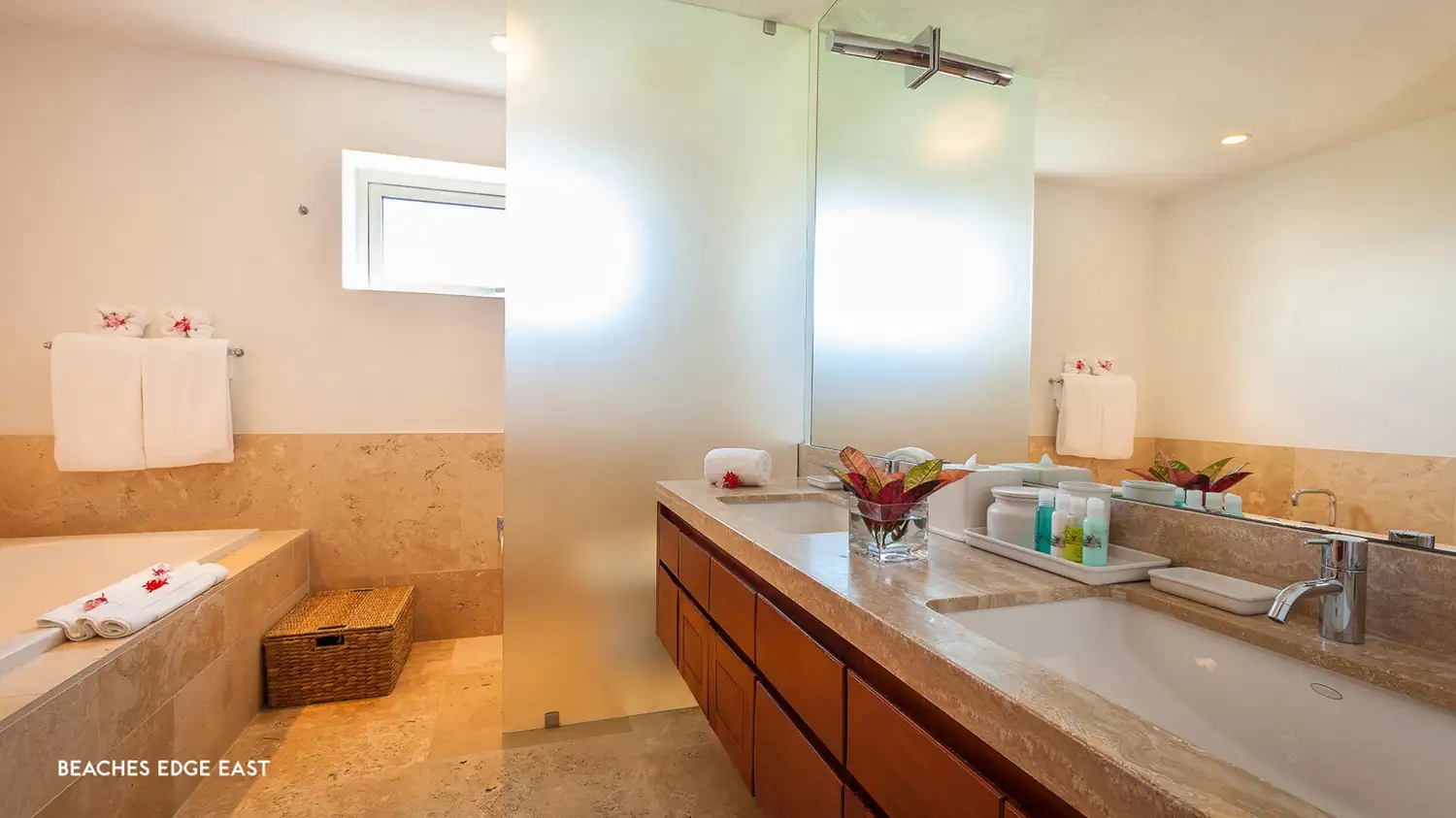 Beaches Edge Luxury Villa photo 15